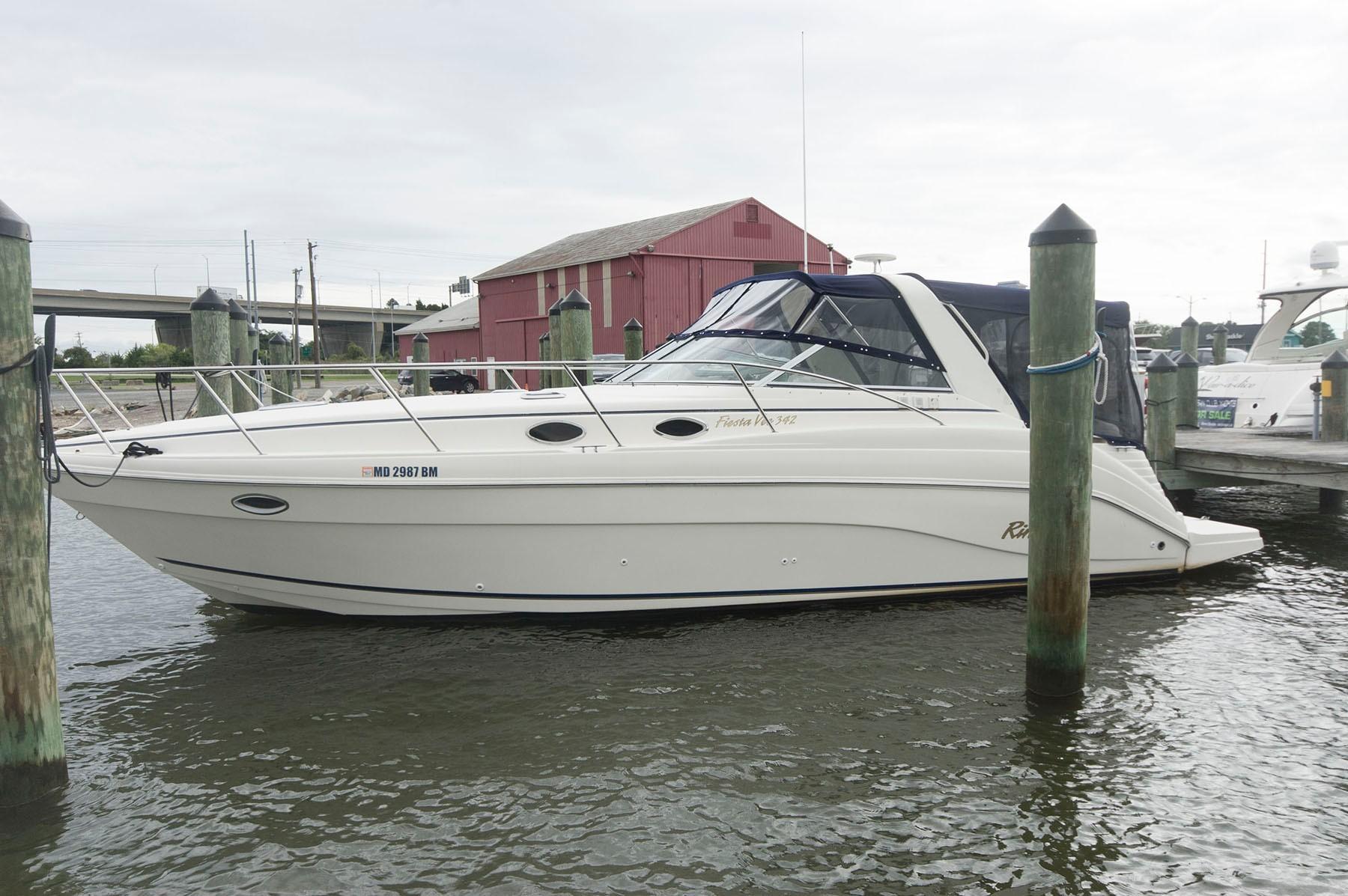 2002 Rinker 342 Fiesta Vee