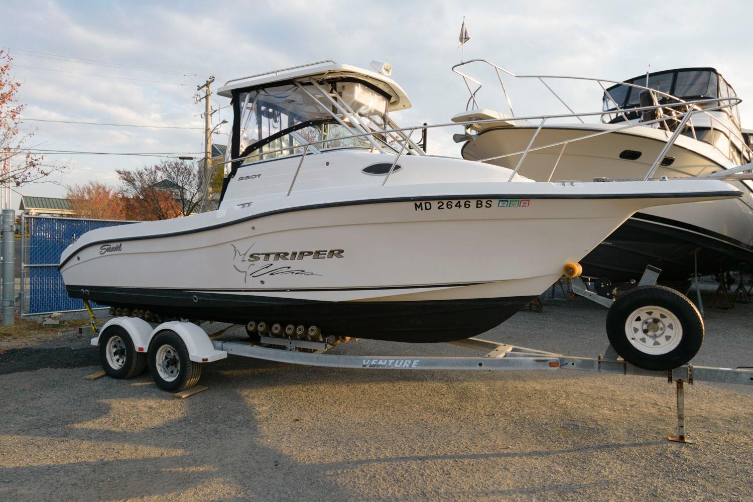 2003 Seaswirl Striper 2301 Walkaround I/O