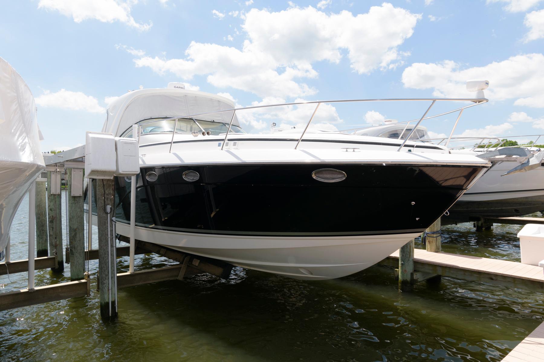 2006 Rinker 390 Express Cruiser