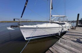 2008 hunter 45 center cockpit sail 9581583 20241014162126254 1 XLARGE at Knot 10 Yacht Sales