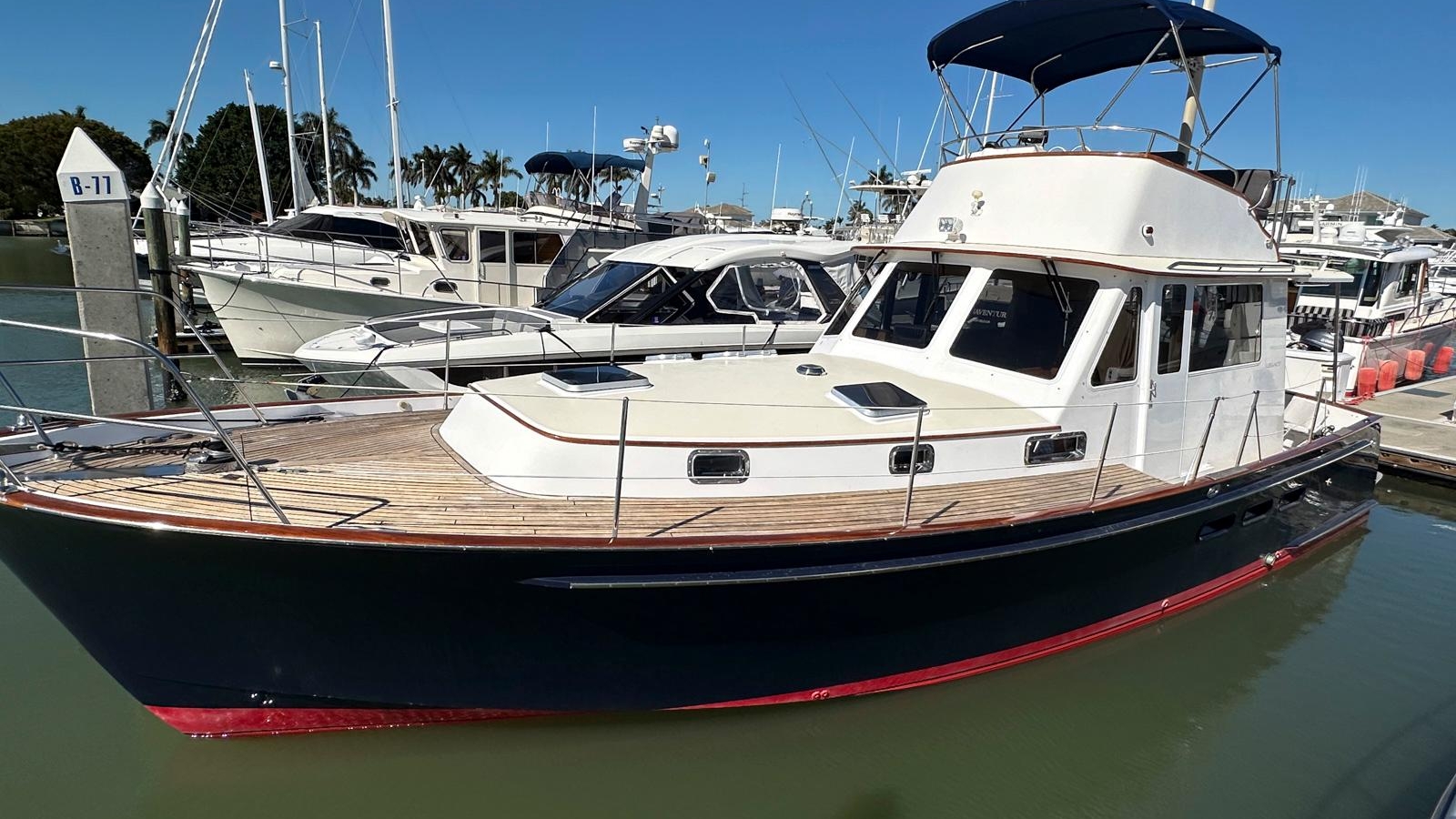 2000-legacy-yachts-40-sedan-power-9712500-20250312040951224-1_XLARGE.jpg