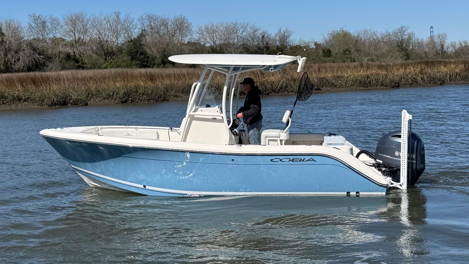2022-cobia-220-center-console-power-9713031-20250312090654933-1_XLARGE.jpg