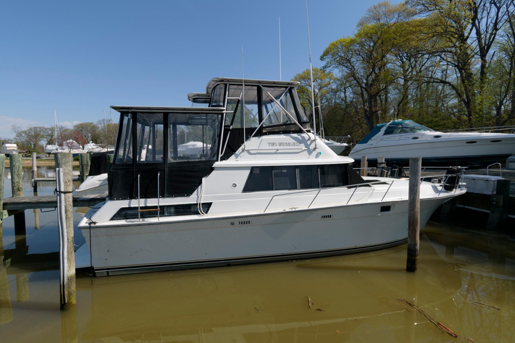 1983 Silverton 40 Motor Yacht
