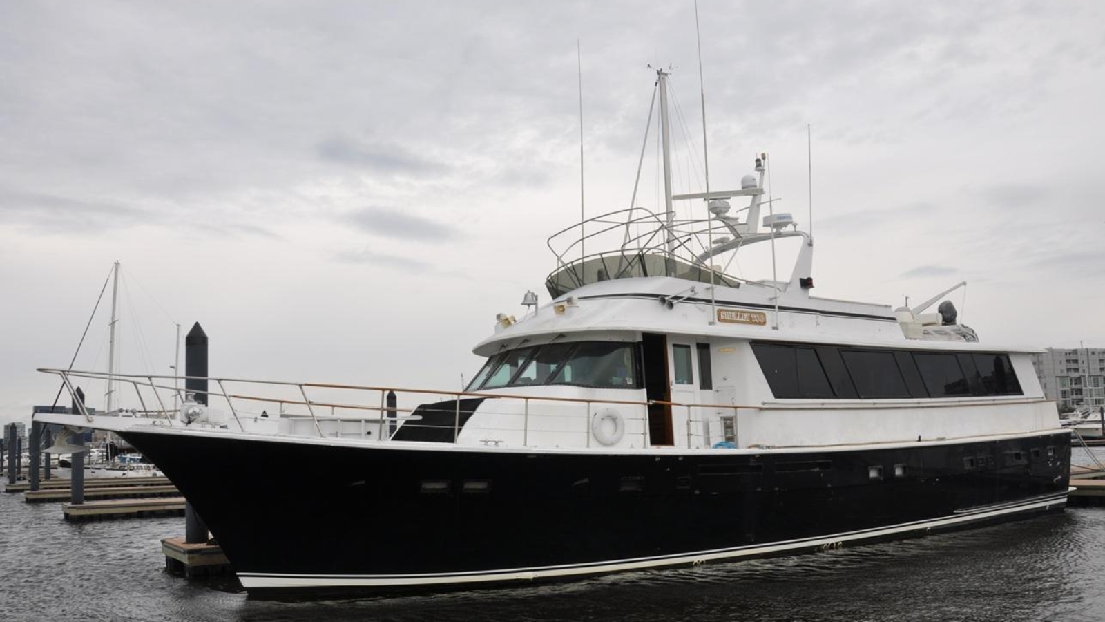 1985-hatteras-72-motor-yacht-power-9755488-20250411125541694-1_XLARGE.jpg