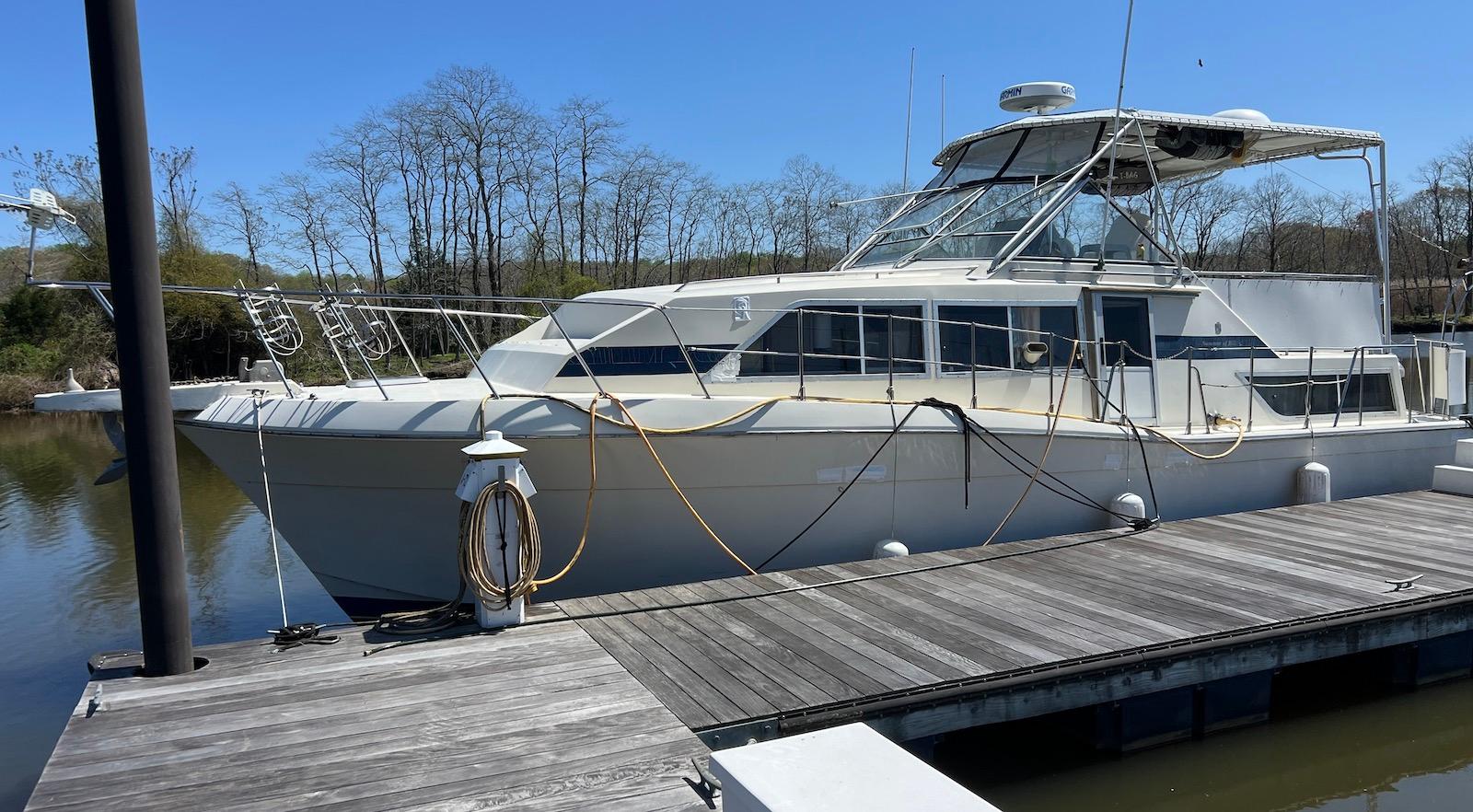 1986 Chris-Craft 381 Catalina