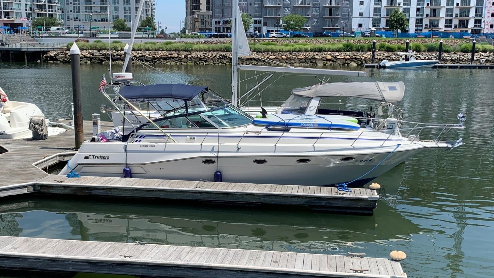 1989-cruisers-yachts-3670-esprit-power-9756136-20250412022135217-1_XLARGE.jpg