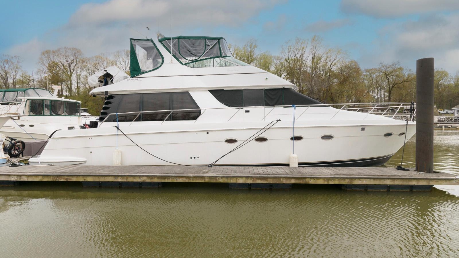 2000-carver-530-voyager-pilothouse-power-9718290-20250415140256628-1_XLARGE.jpg