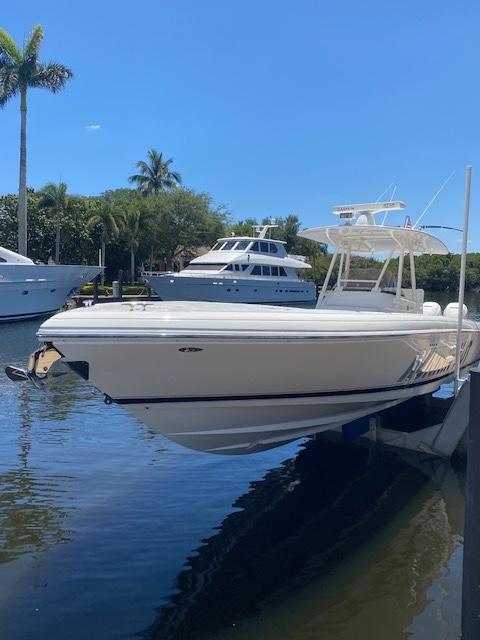 2004 Intrepid 370 Open