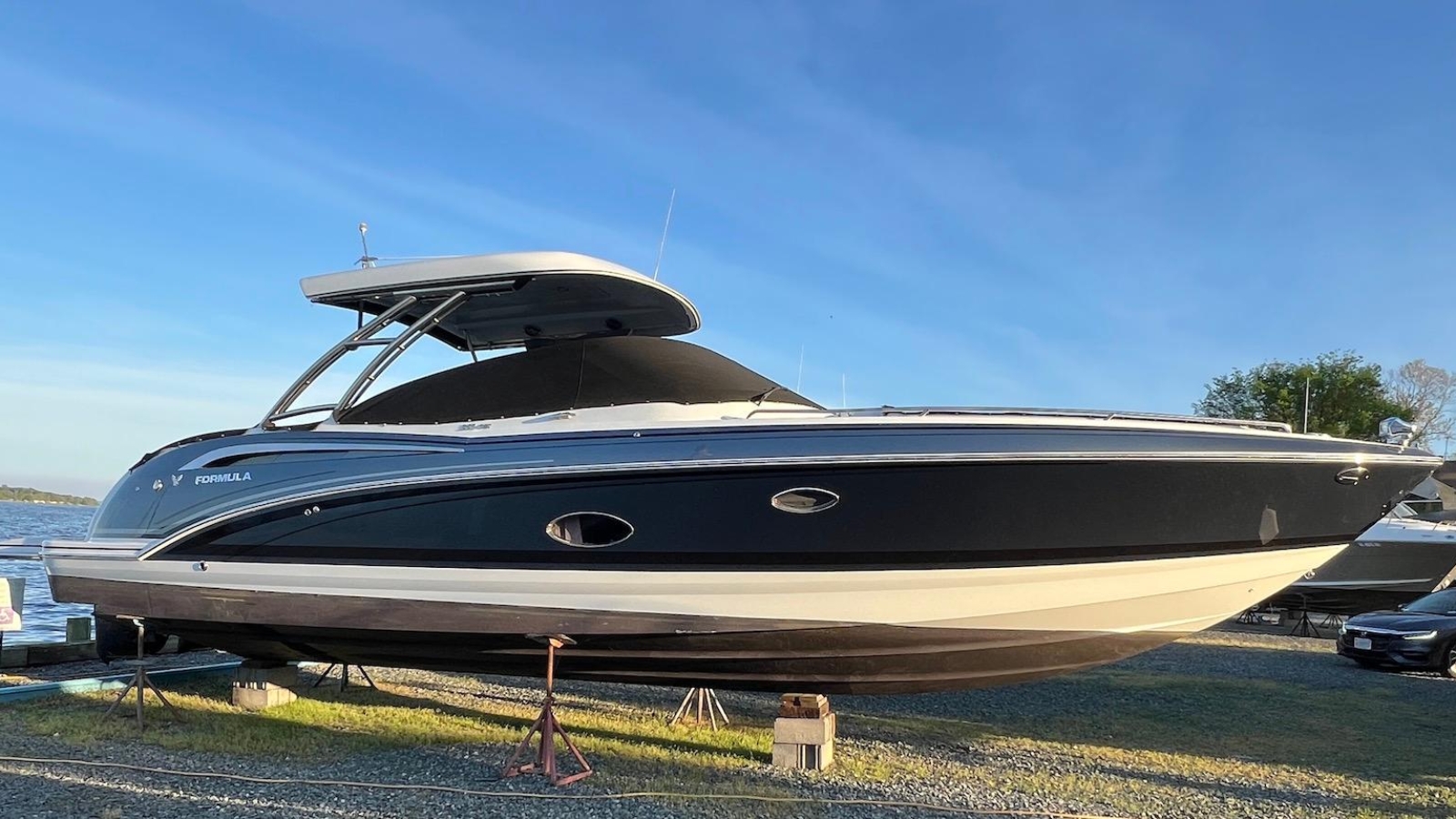 2015-formula-350-crossover-bowrider-power-9737784-20250428064509912-1_XLARGE.jpg