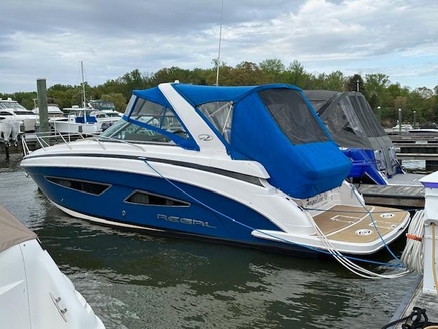 2015 Regal 32 Express