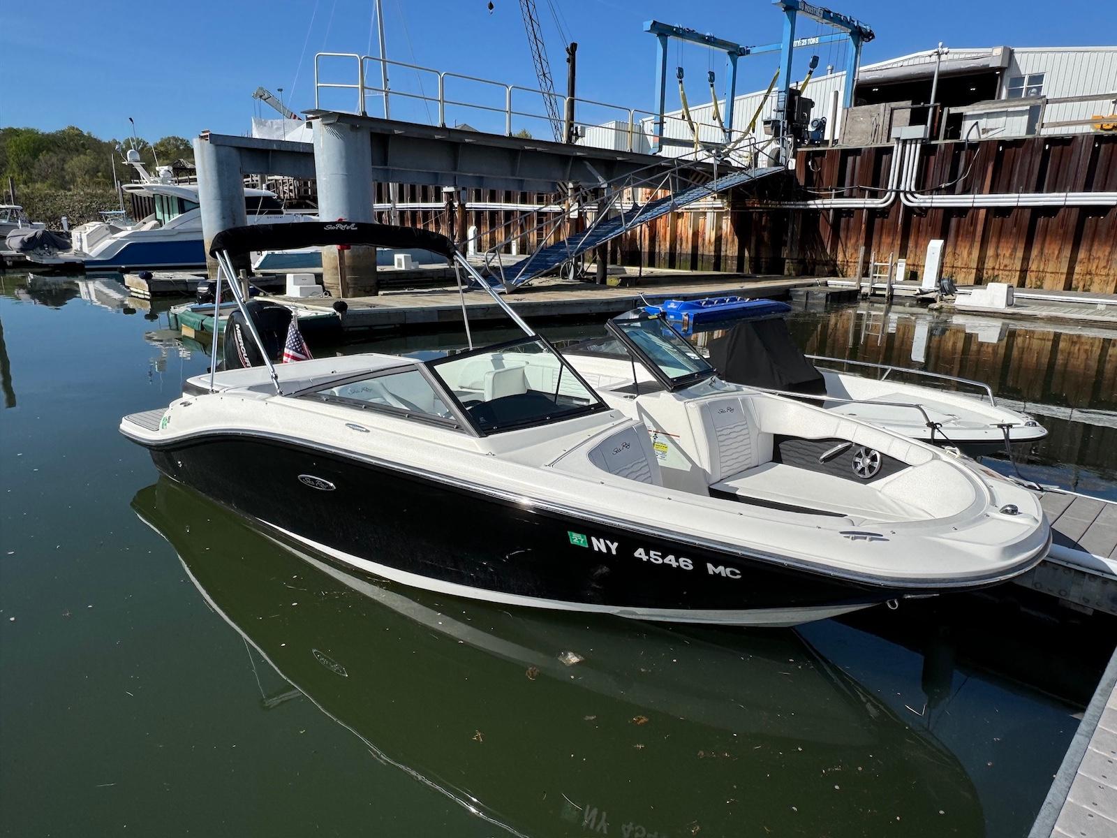 2021 Sea Ray SPX 190 OB