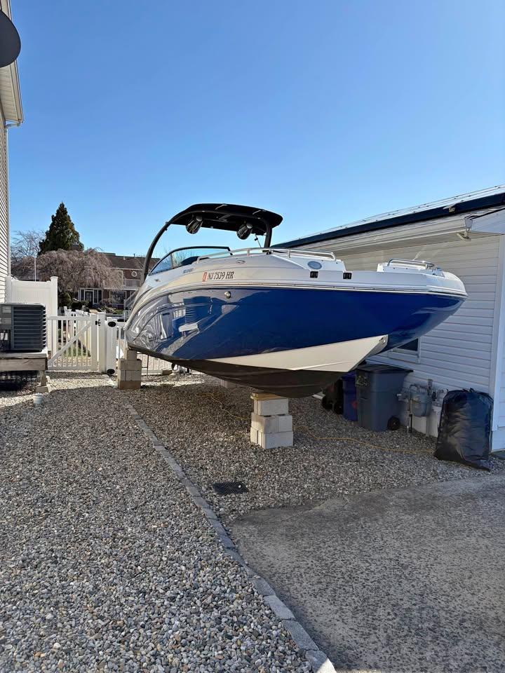 2022 Hurricane SunDeck 2486 OB