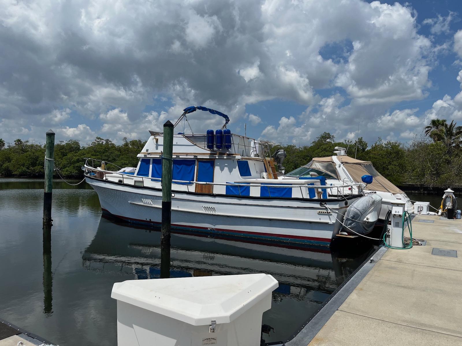 1982 Marine Trader 44 Aft Cabin