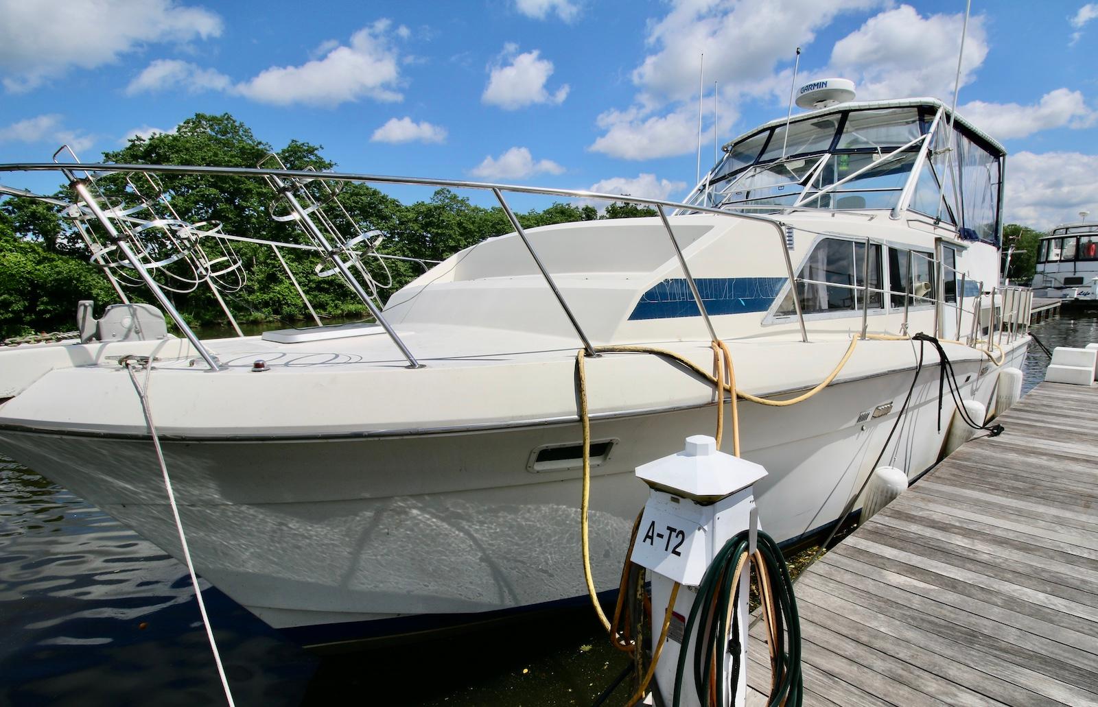 1986 Chris-Craft 381 Catalina