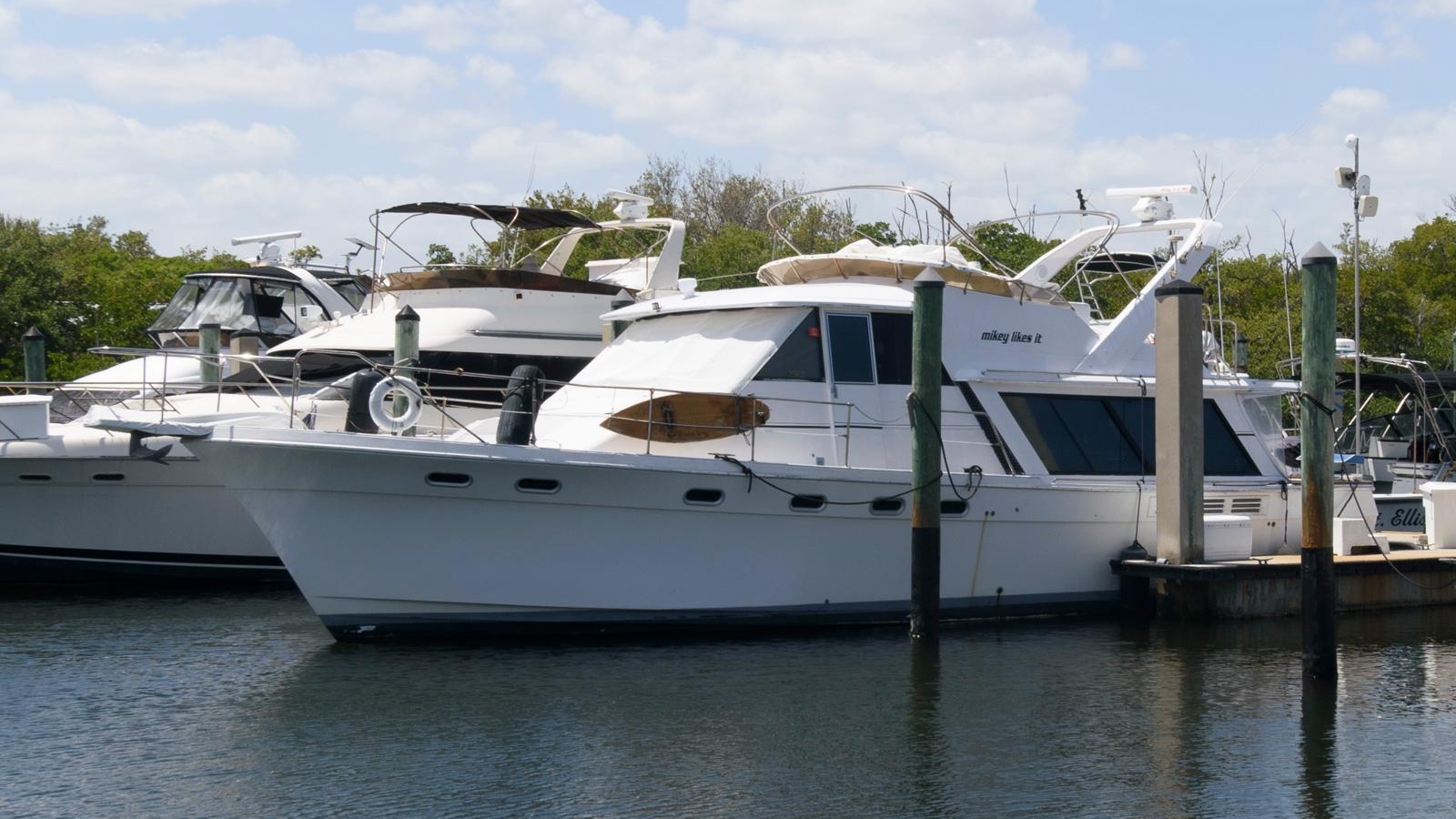1992-bayliner-4588-motoryacht-power-9782192-20250505031345718-1_XLARGE.jpg