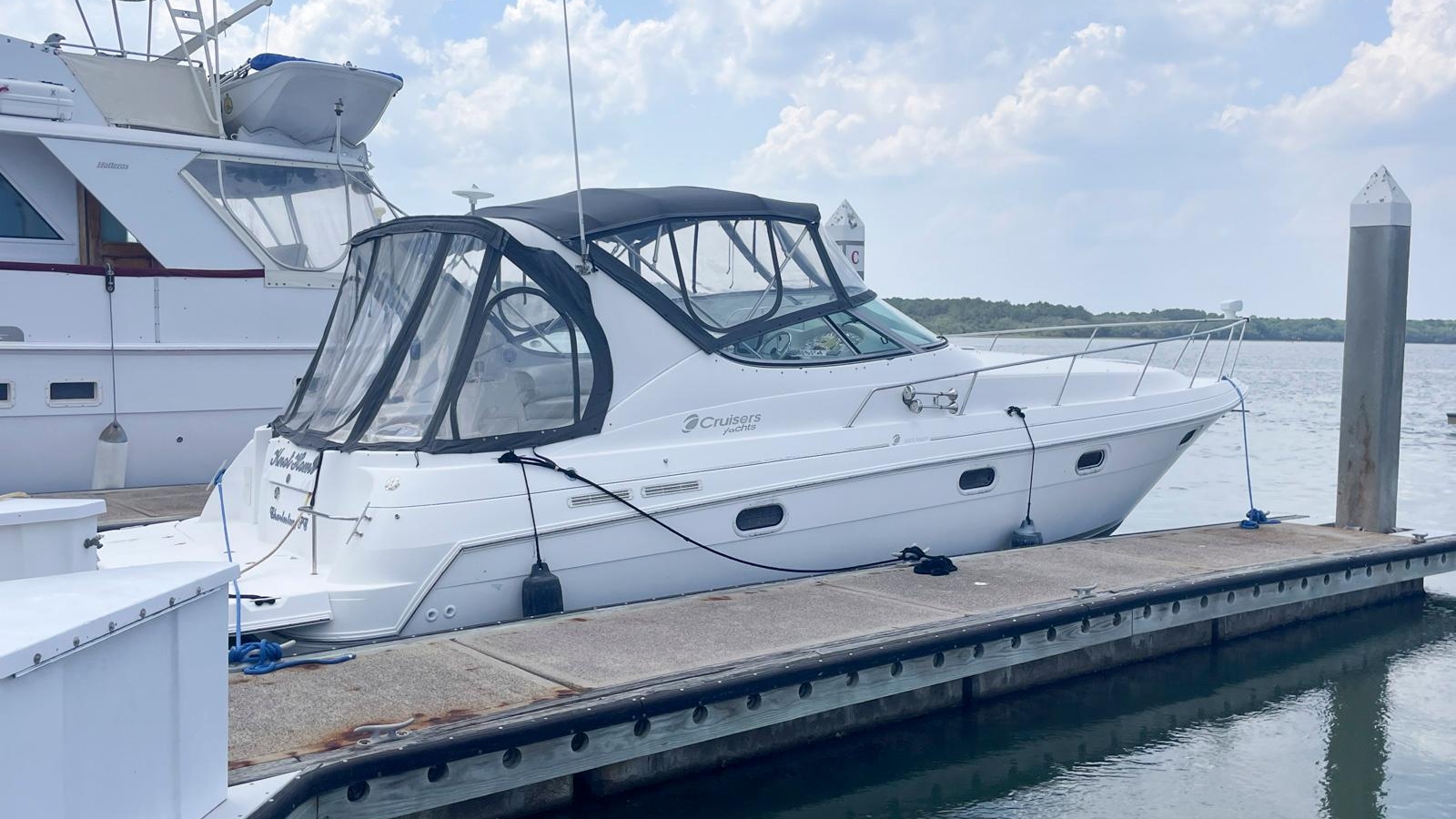 1998-cruisers-yachts-3375-esprit-power-9810525-20250524025158366-1_XLARGE.jpg