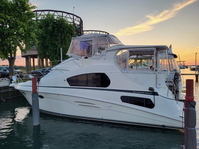 2003 Silverton 39 Motor Yacht