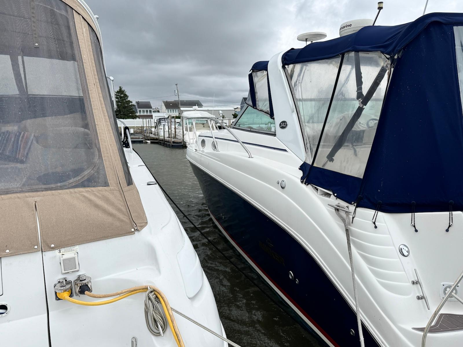 2006 Rinker 342 Express Cruiser