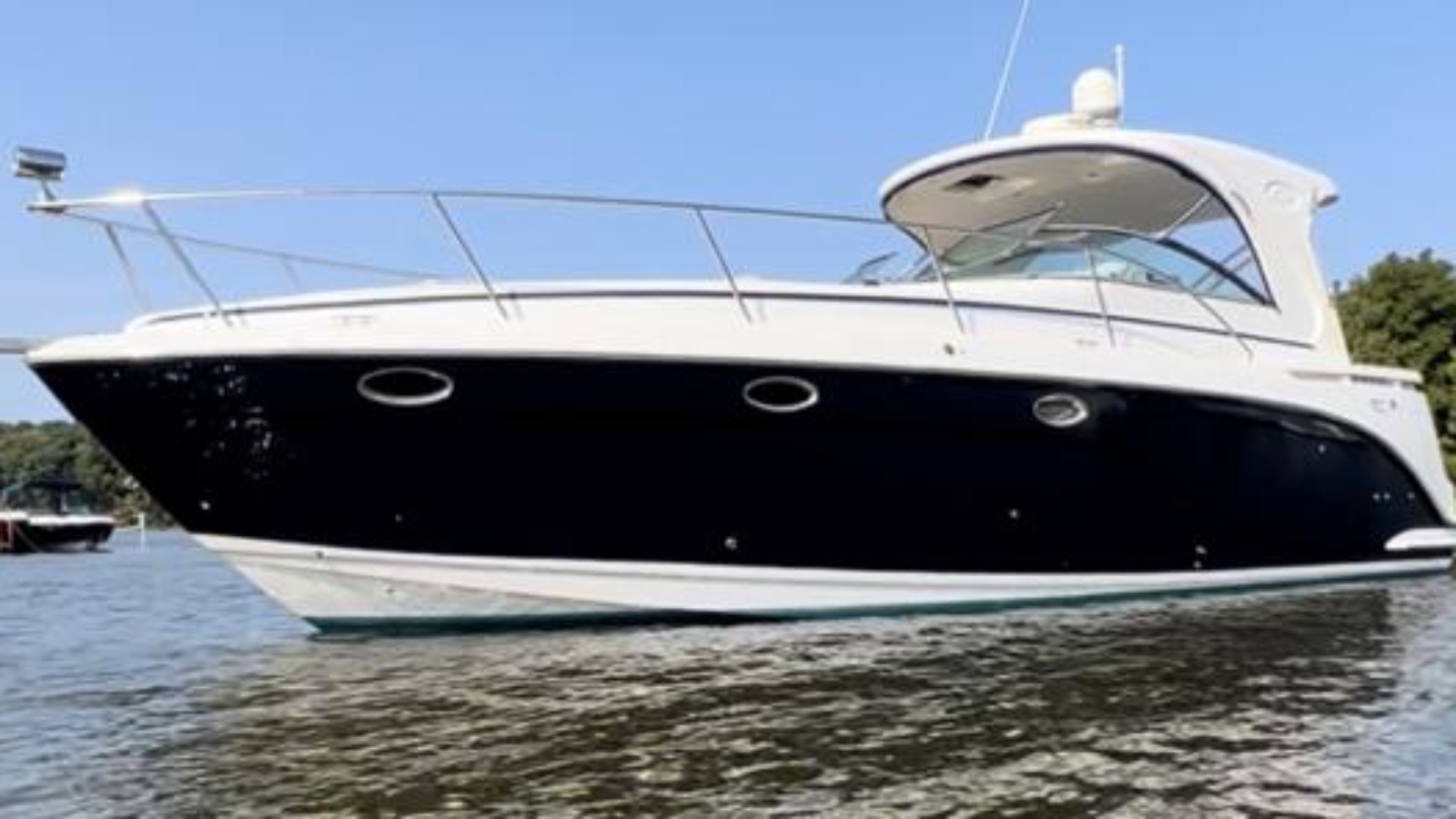 2006-rinker-390-express-cruiser-power-9784963-20250509035048820-1_XLARGE.jpg