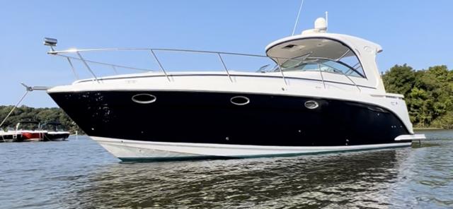 2006 Rinker 390 Express Cruiser