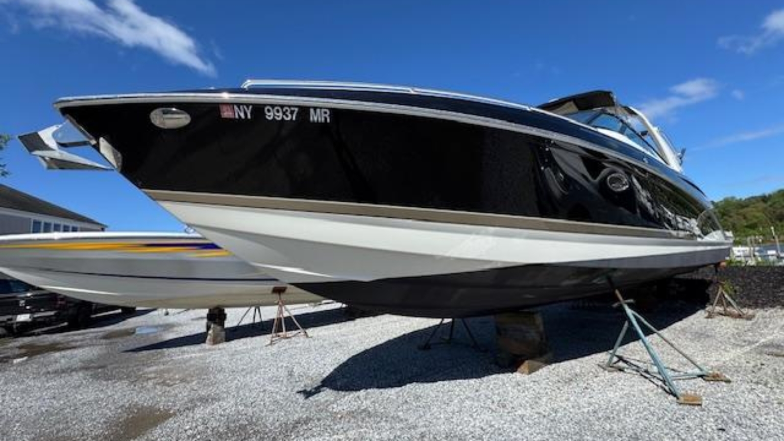 2015-formula-350-crossover-bowrider-power-9817610-20250528033523533-1_XLARGE.jpg