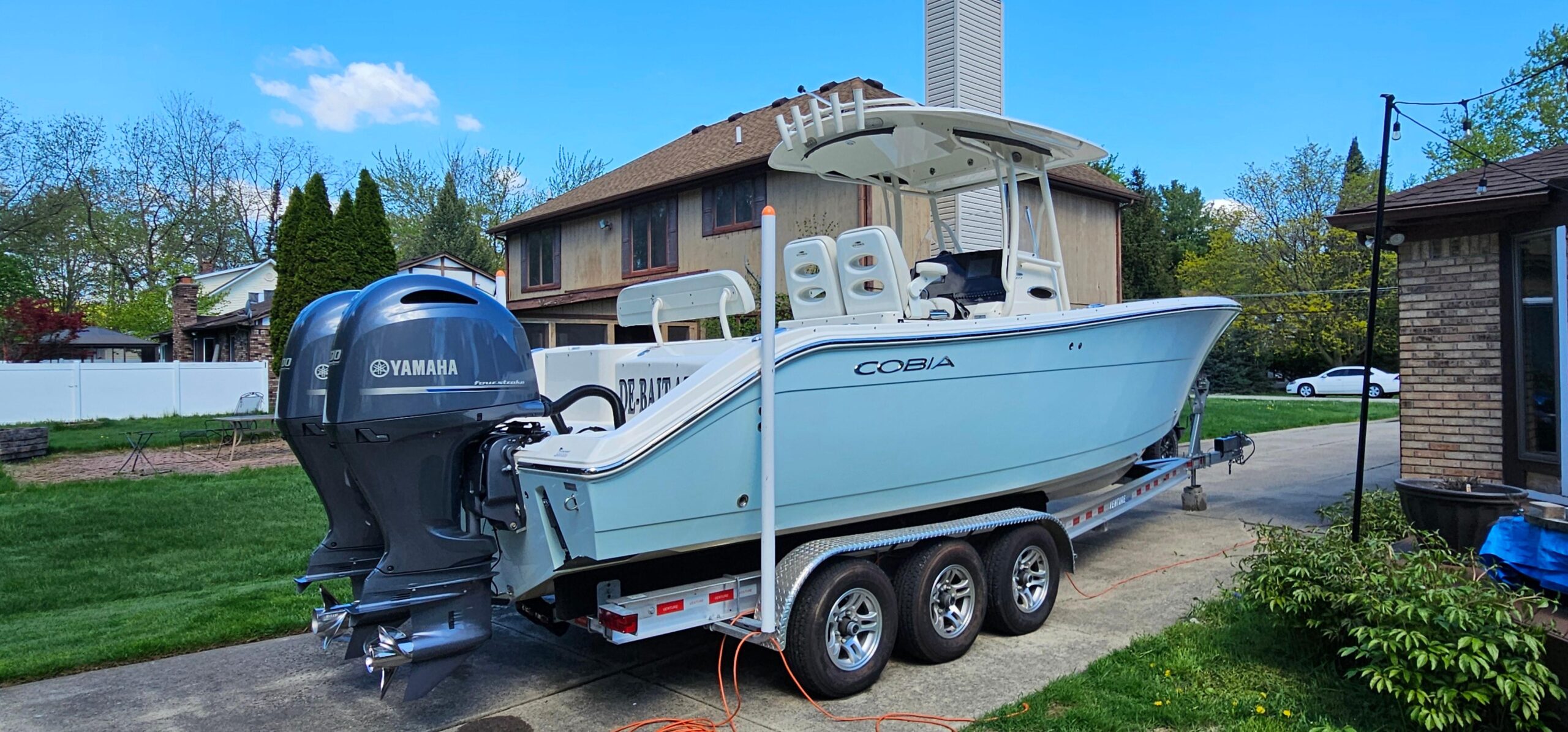 2017 Cobia 277 Center Console
