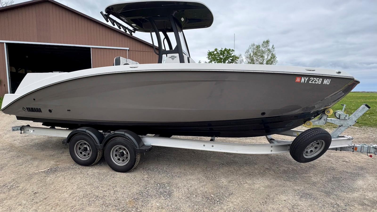 2023-yamaha-boats-252-fsh-sport-power-9691432-20250515132414671-1_XLARGE.jpg