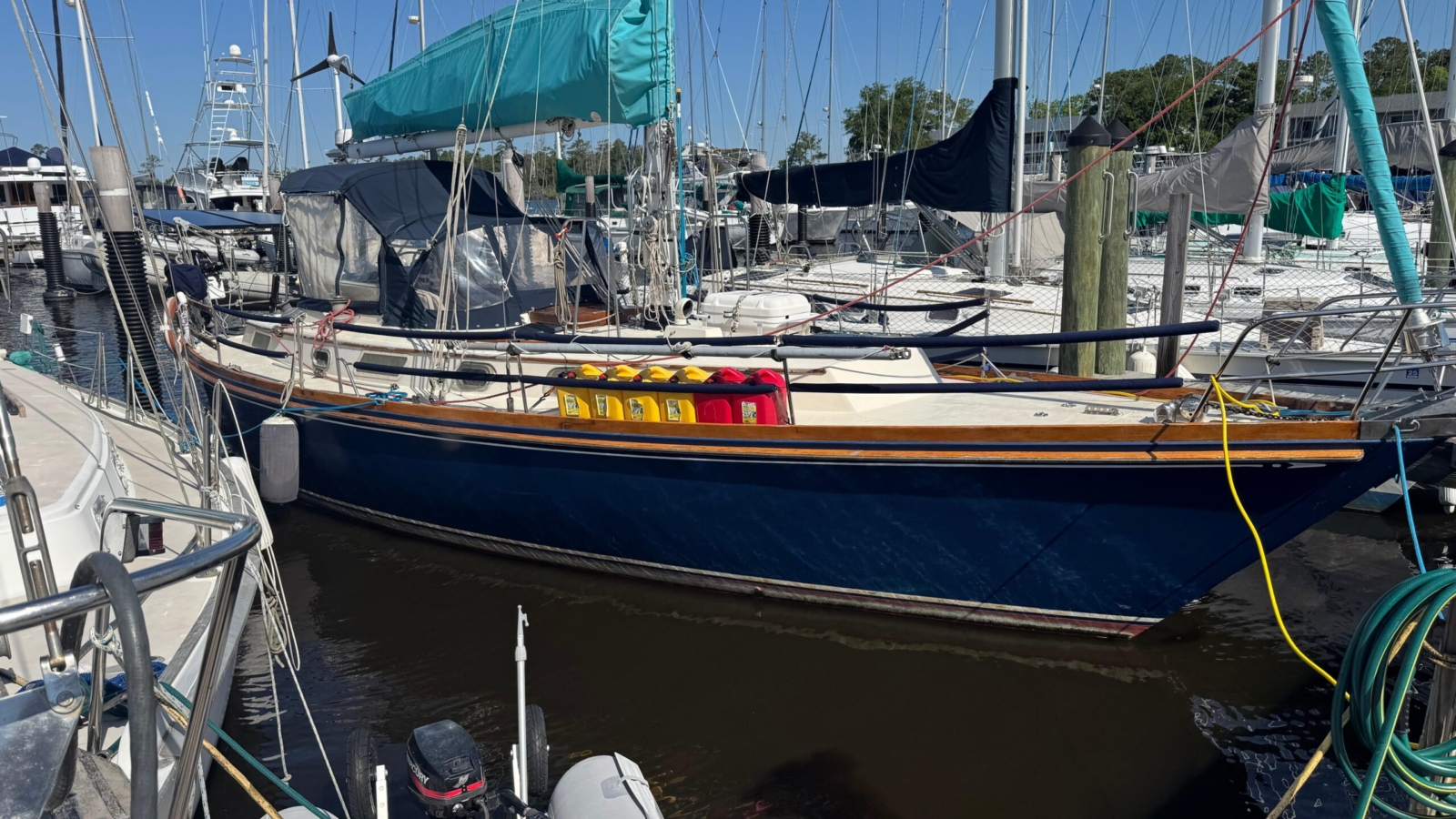1981-bristol-411-sail-9832700-20250609134126576-1_XLARGE.jpg