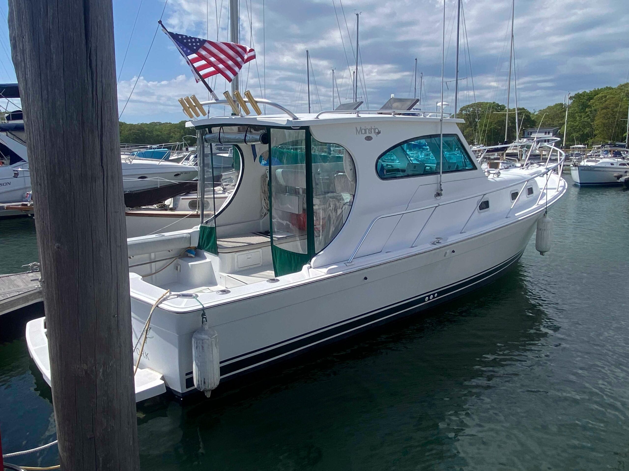 2000 Mainship Pilot 30 Sedan