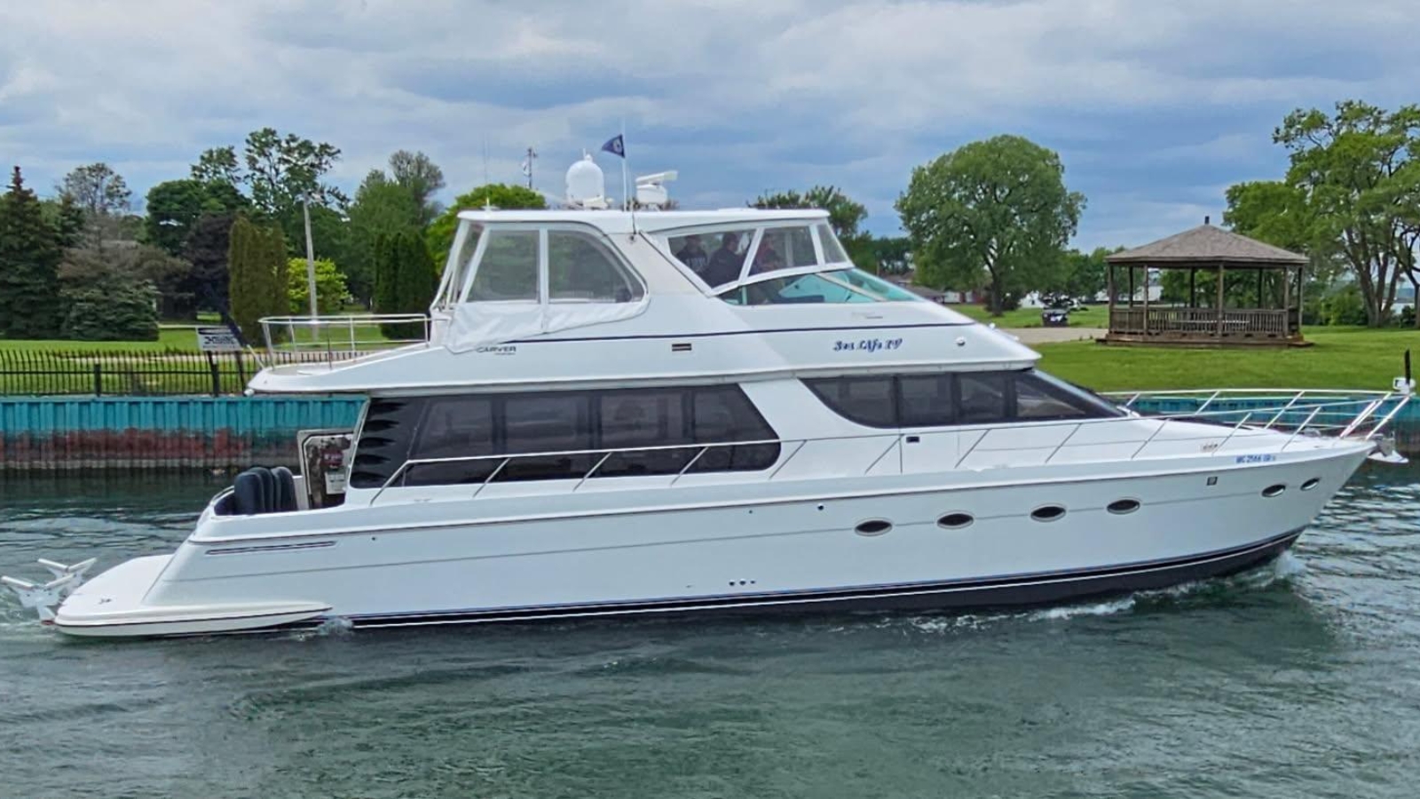 2003-carver-570-voyager-pilothouse-power-9393581-20250529122326355-1_XLARGE.jpg
