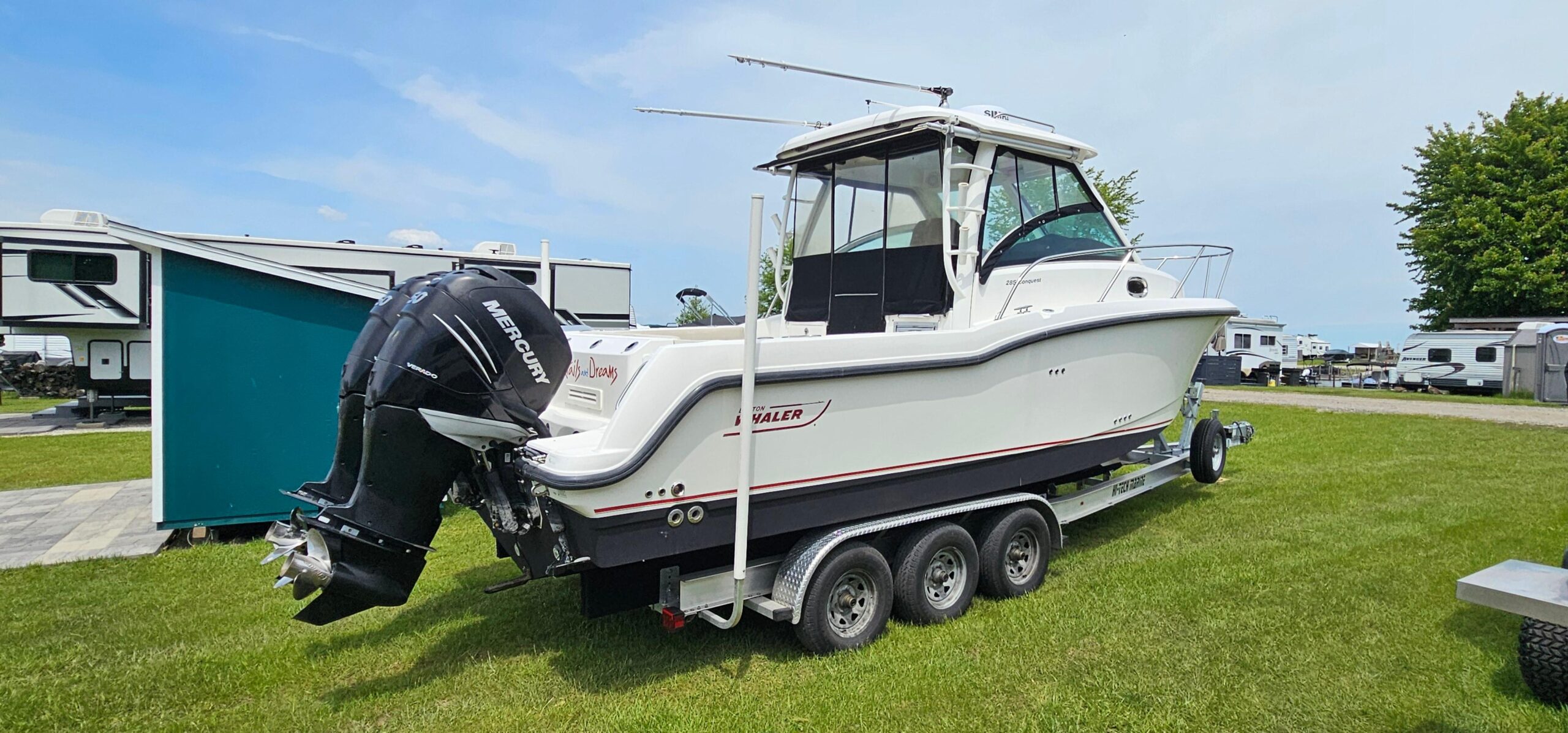 2016 Boston Whaler 285 Conquest