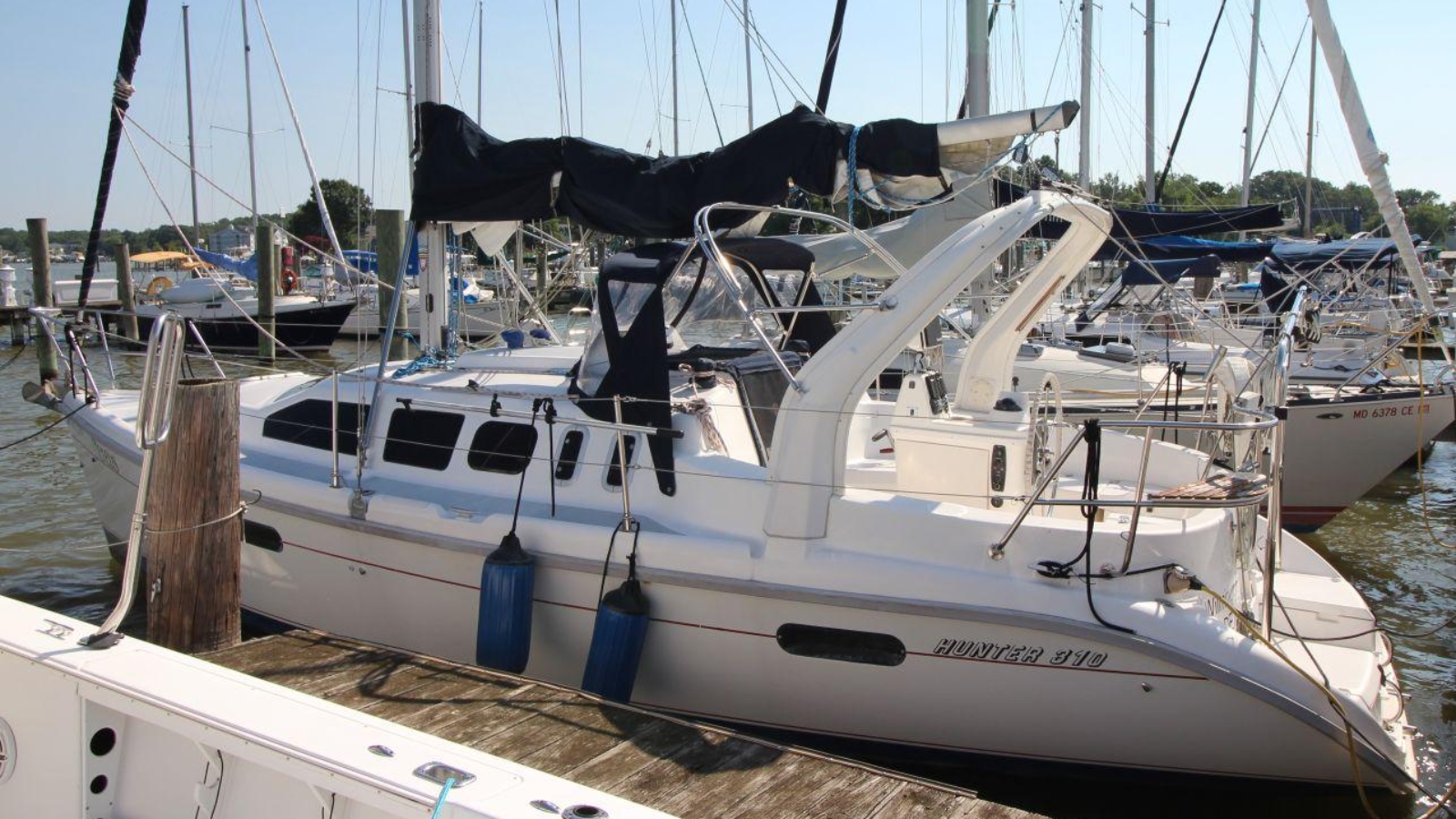 1997-hunter-310-sail-9891609-20250731113908578-1.jpg