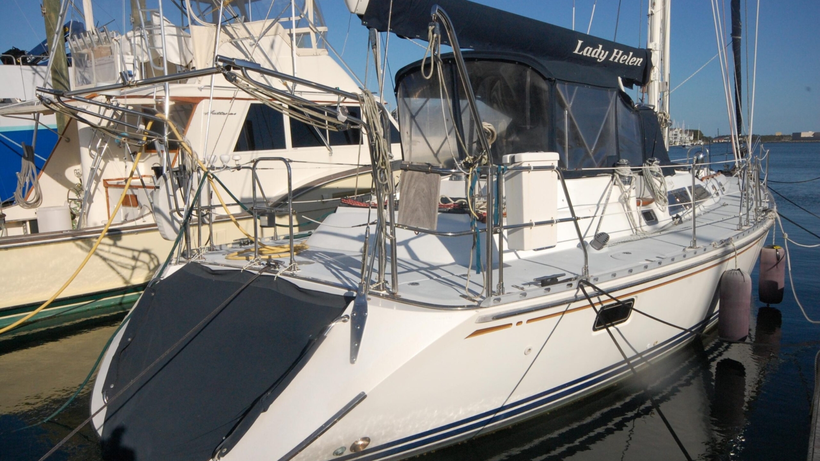 2002-hylas-46-sail-9596891-20241031151152717-1_XLARGE.jpg