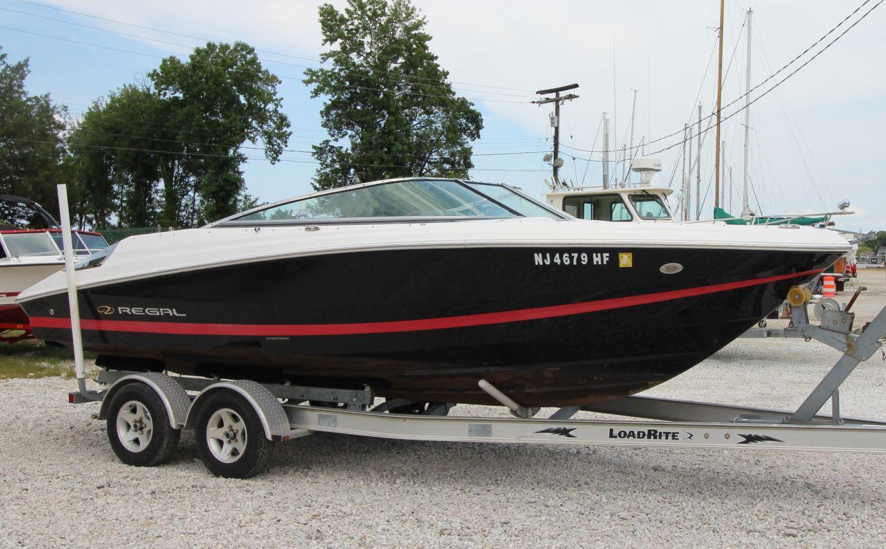 2009 Regal 2200 Bowrider