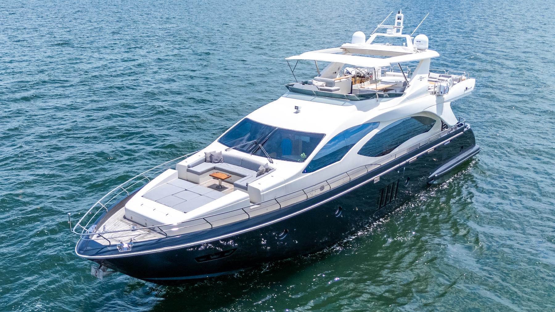 2013 Azimut 84 Flybridge Motor Yacht