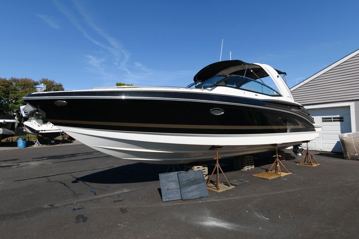 2016 Formula 330 Crossover Bowrider