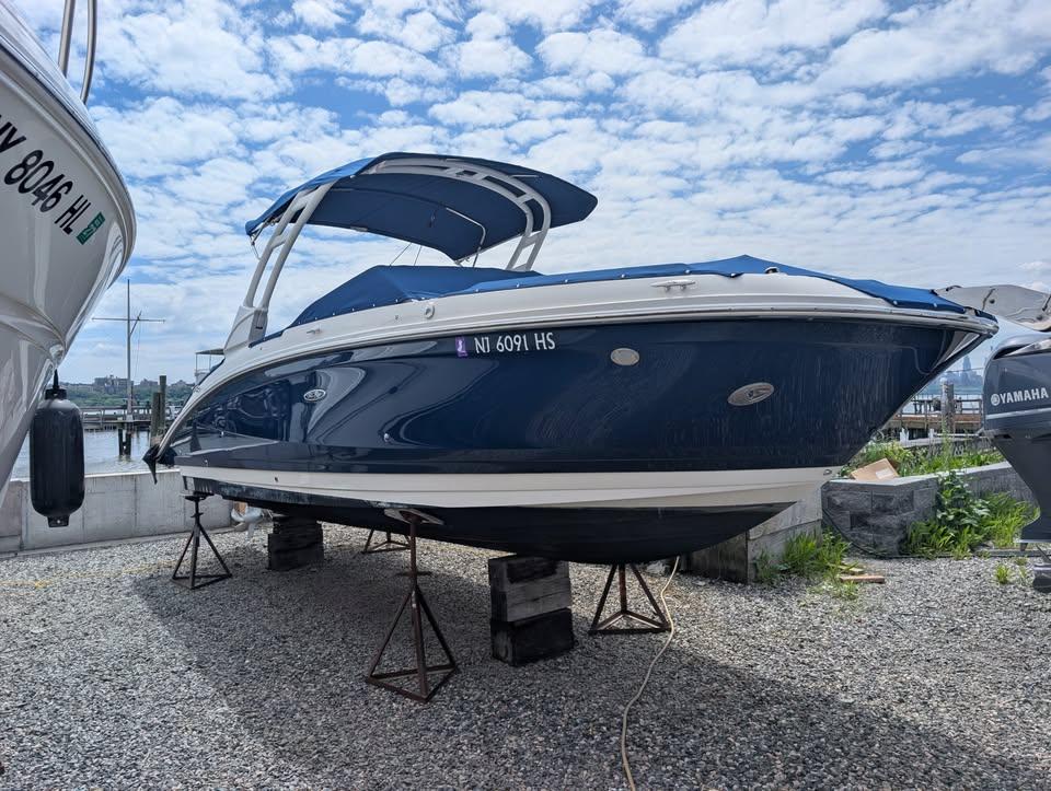 2021 Sea Ray SDX 270 Outboard