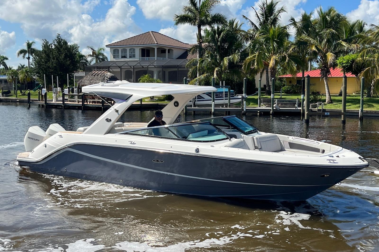 2022 Sea Ray SLX 310 Outboard