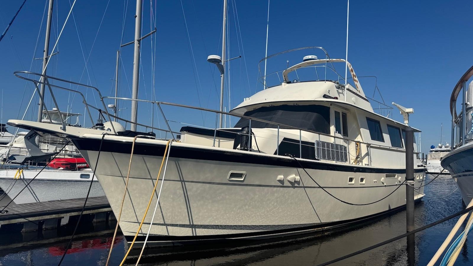 1980-hatteras-61-motor-yacht-power-9938419-20250908121322105-1.jpg