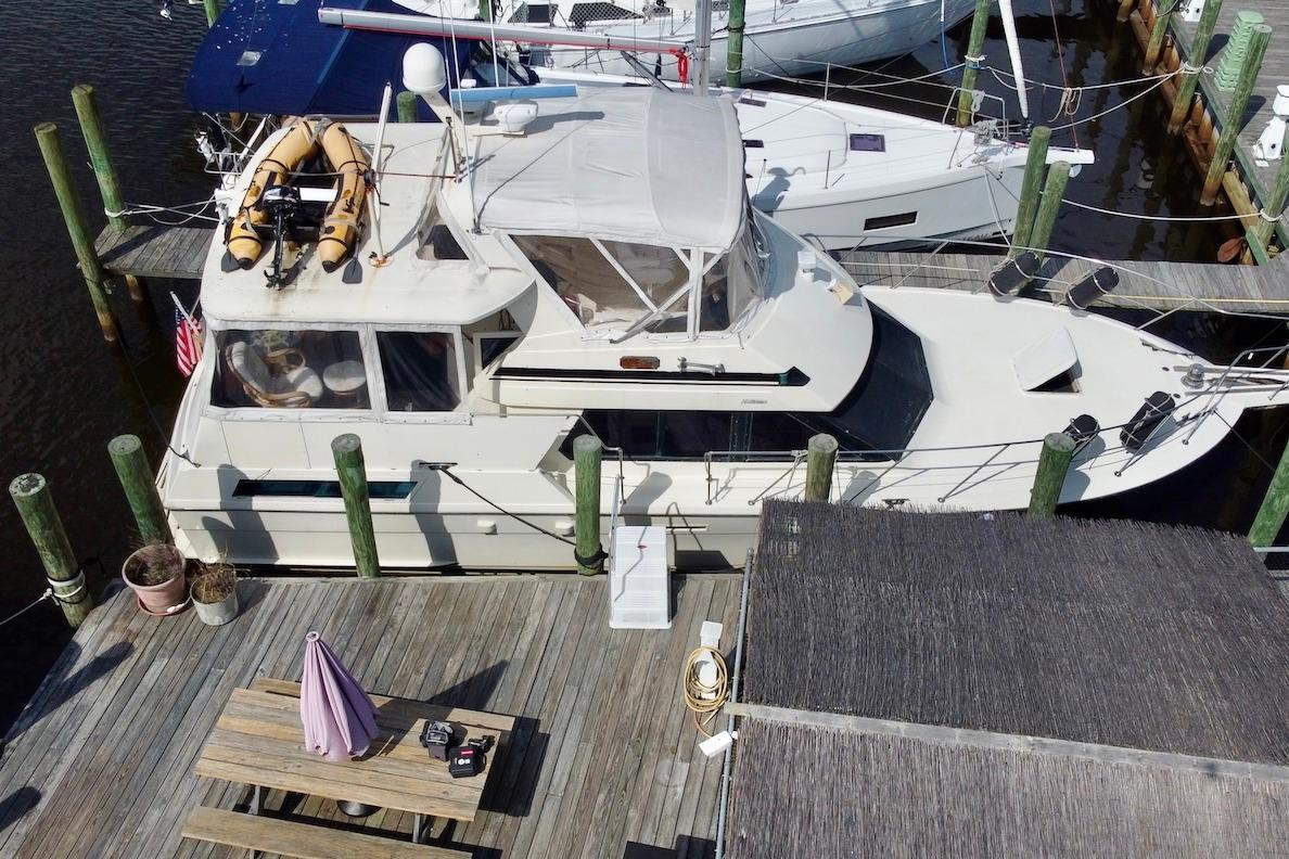 1990 Hatteras 40 Cockpit Motor Yacht