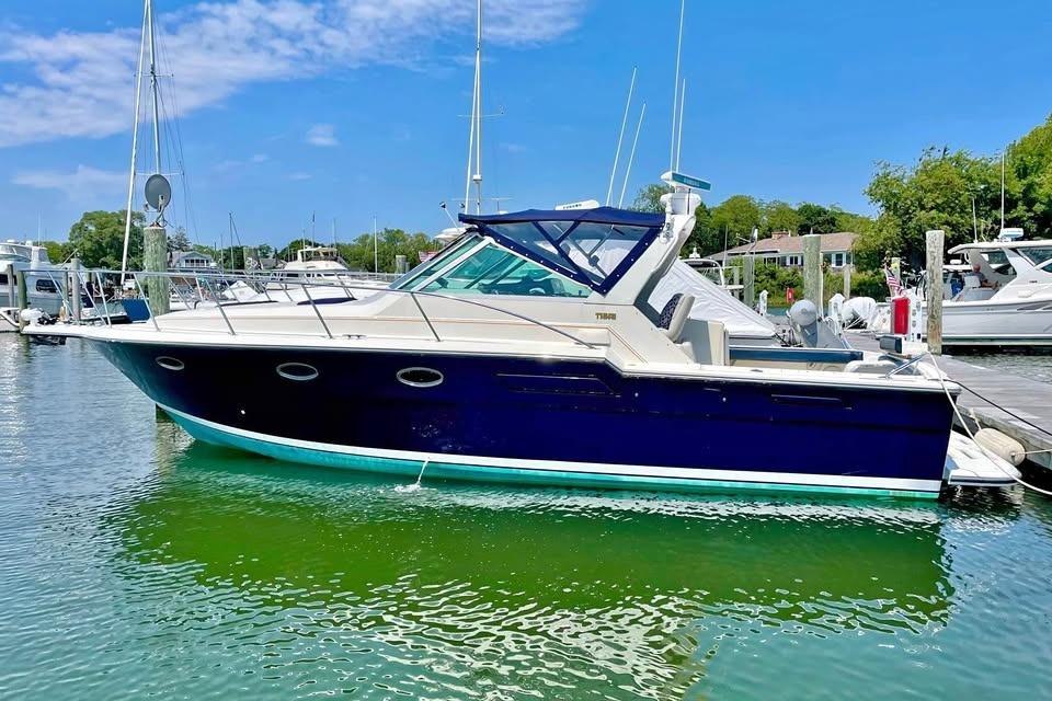 1996 Tiara Yachts 3300 Open