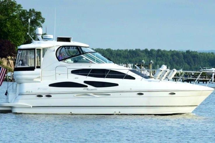 2005 Cruisers Yachts 405 Express Motoryacht