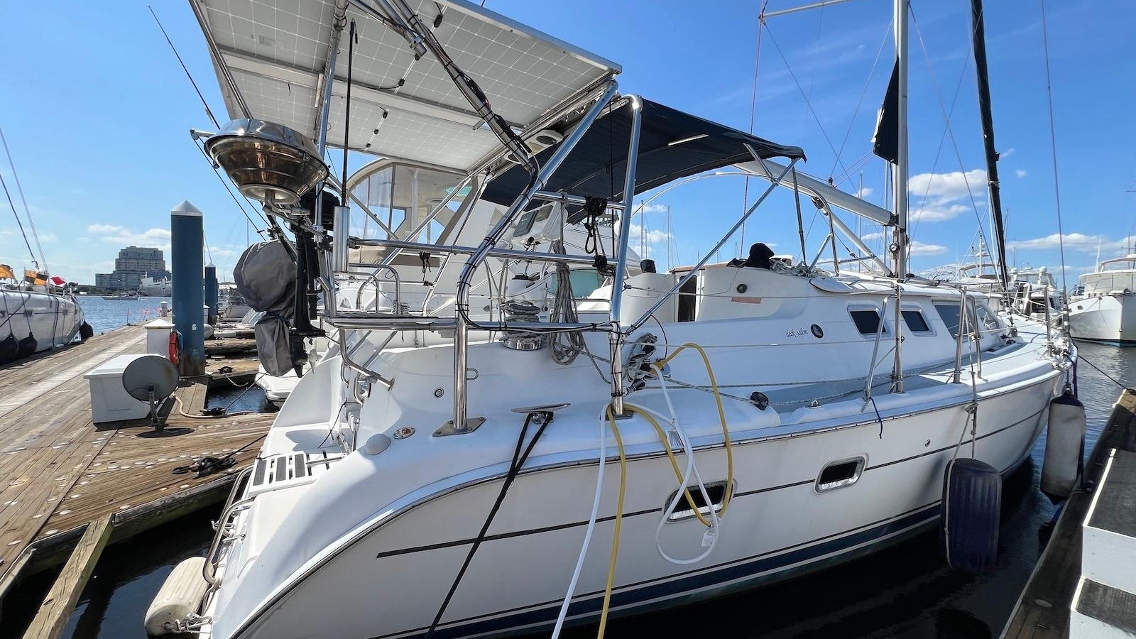 2005-hunter-44-deck-salon-sail-9949232-20250916162258367-2.jpg