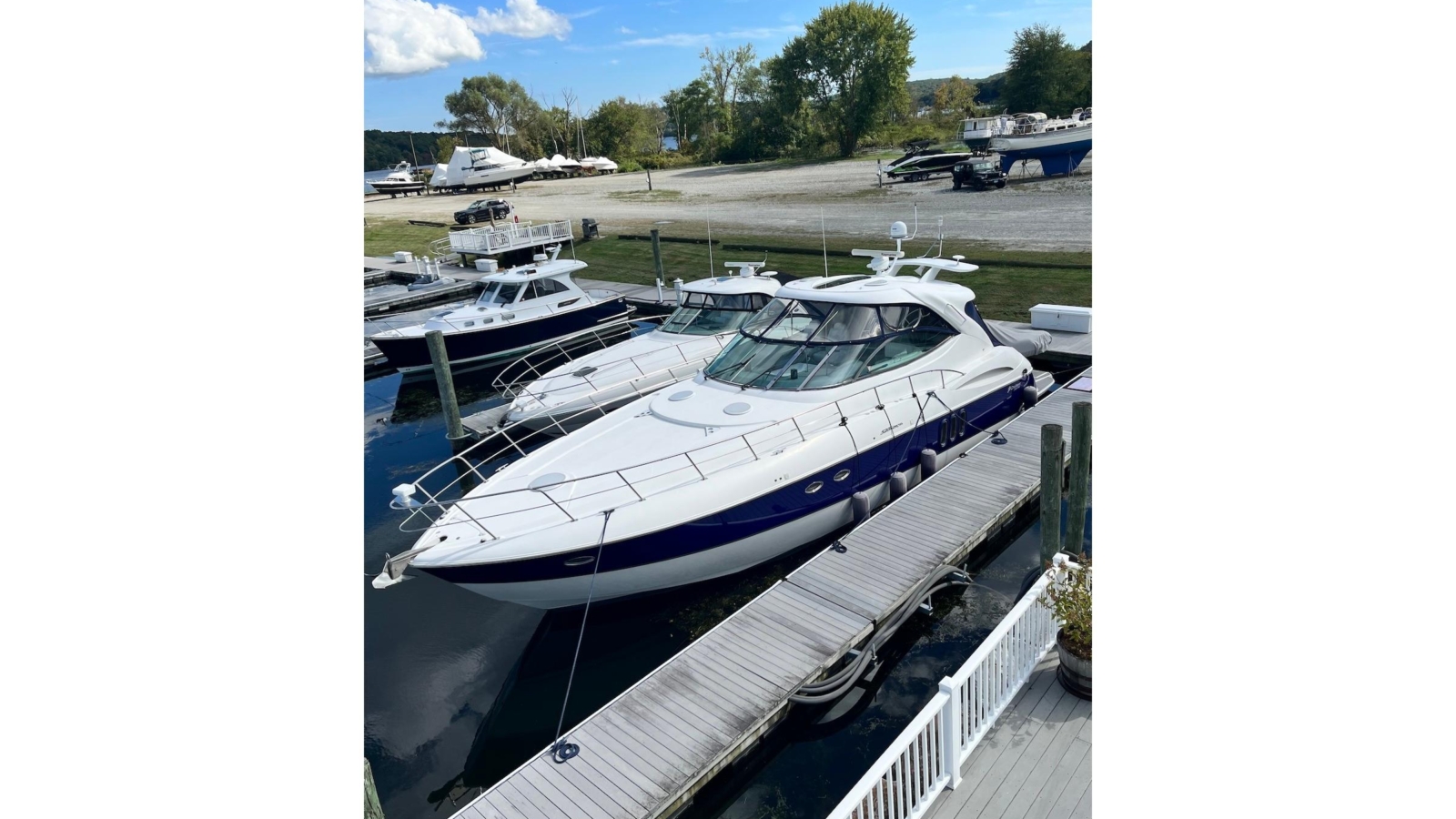 2006-cruisers-yachts-520-express-power-9961835-20250927172926399-1.jpg