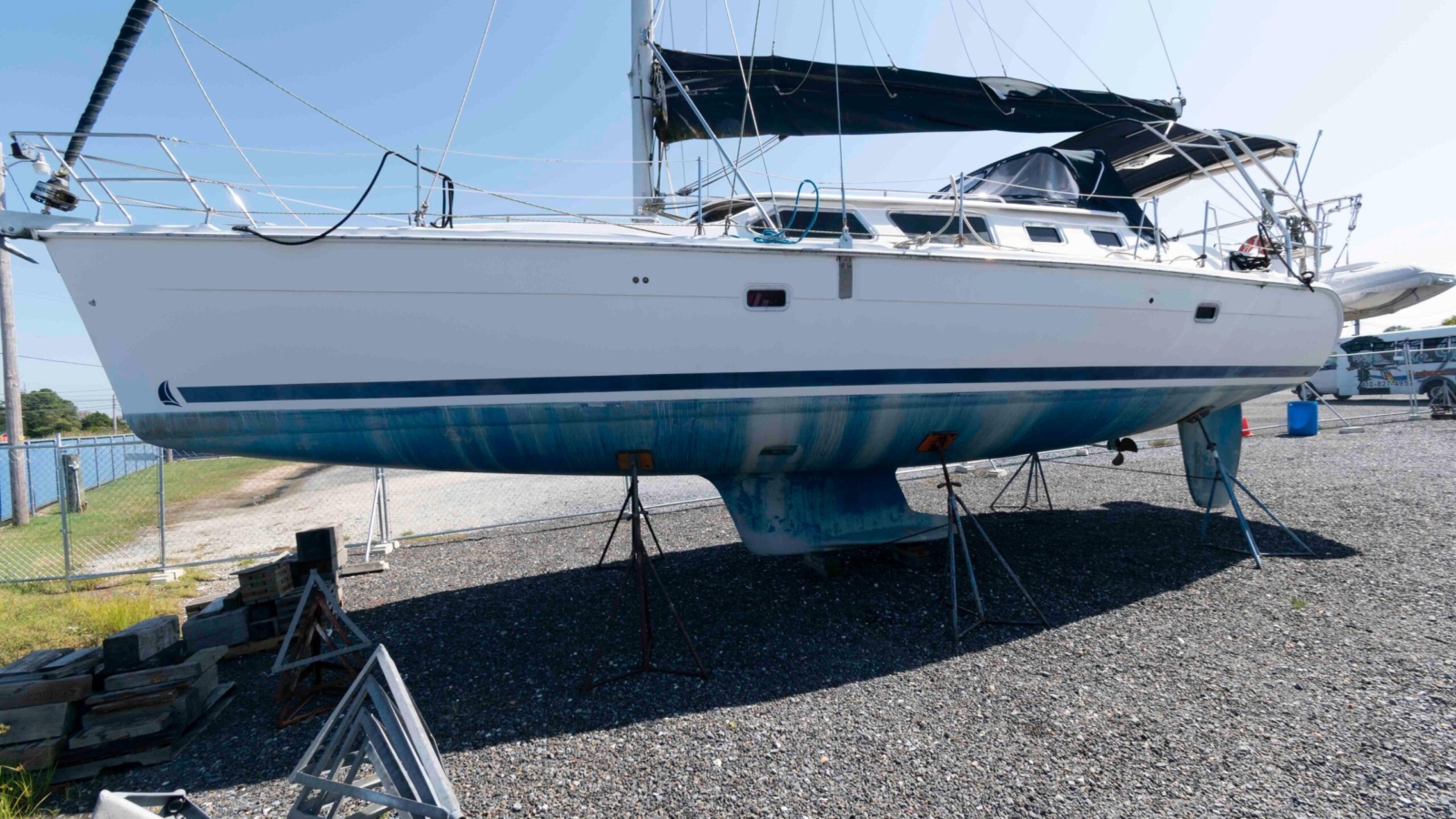 2006-hunter-44-deck-salon-sail-9888686-20250919114601423-1.jpg