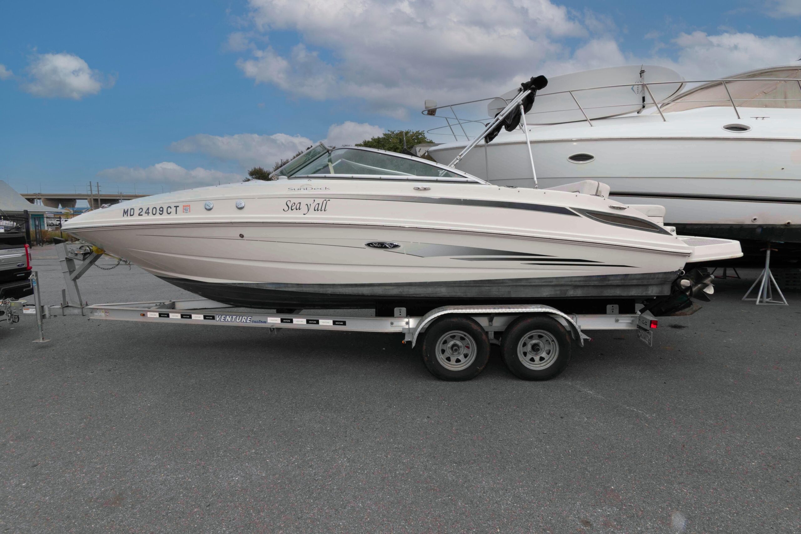 2010 Sea Ray 240 Sundeck