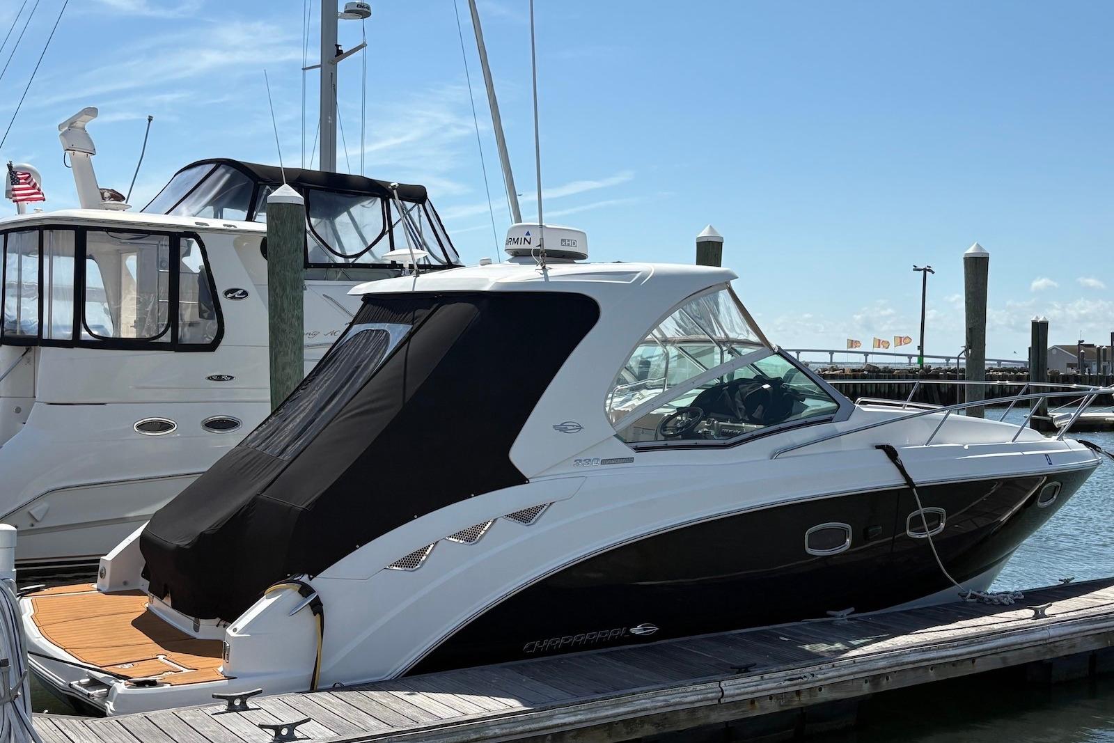 2011 Chaparral 330 Signature