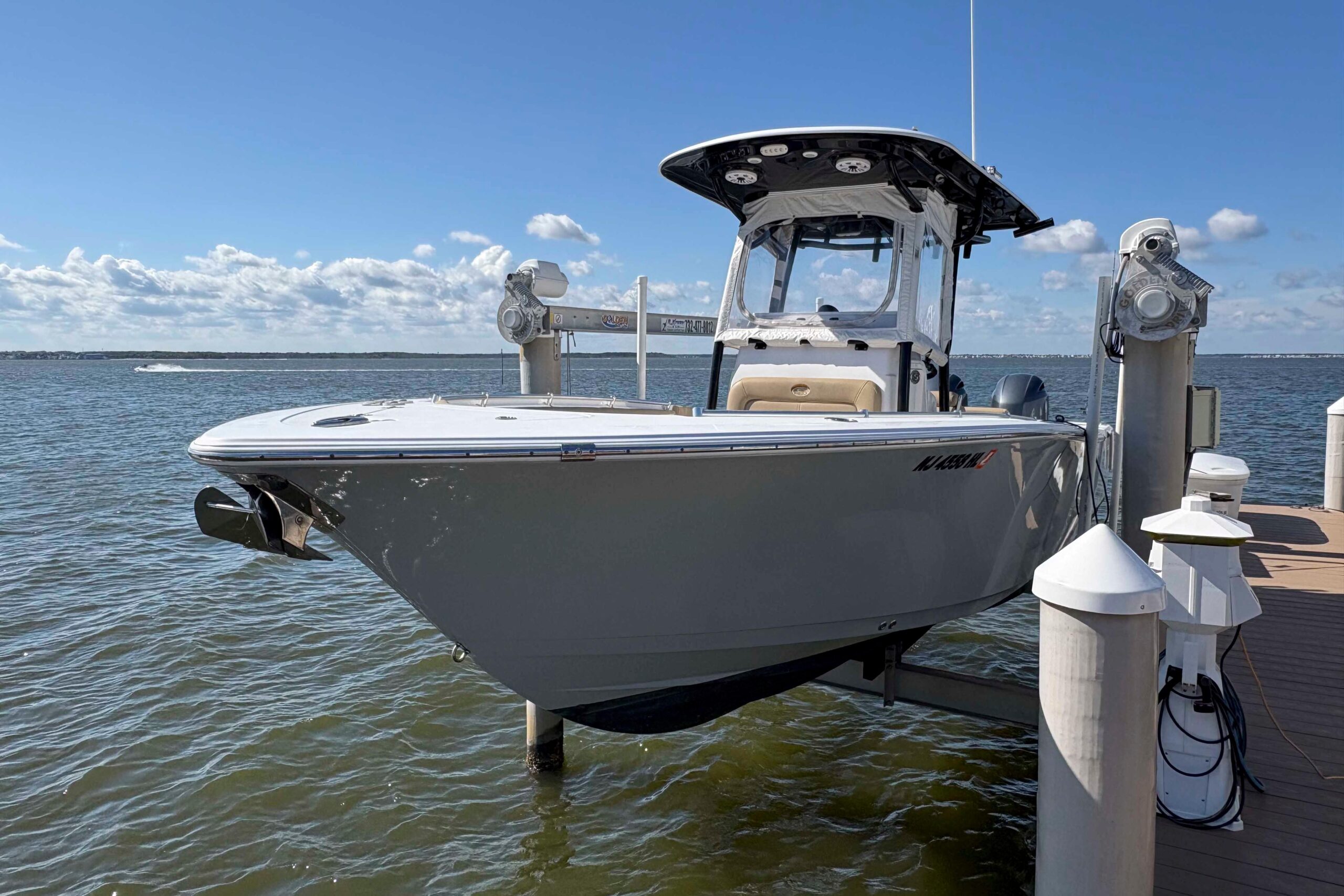 2018 Sportsman Open 252 Center Console