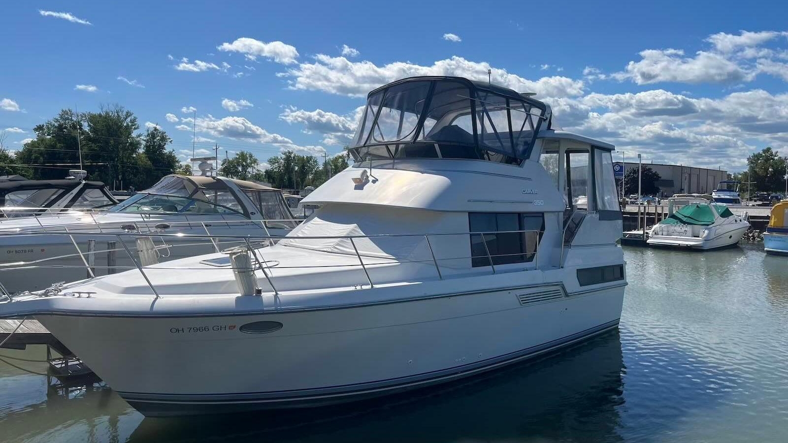1993-carver-350-aft-cabin-motor-yacht-power-9974849-20251010024848722-2.jpg