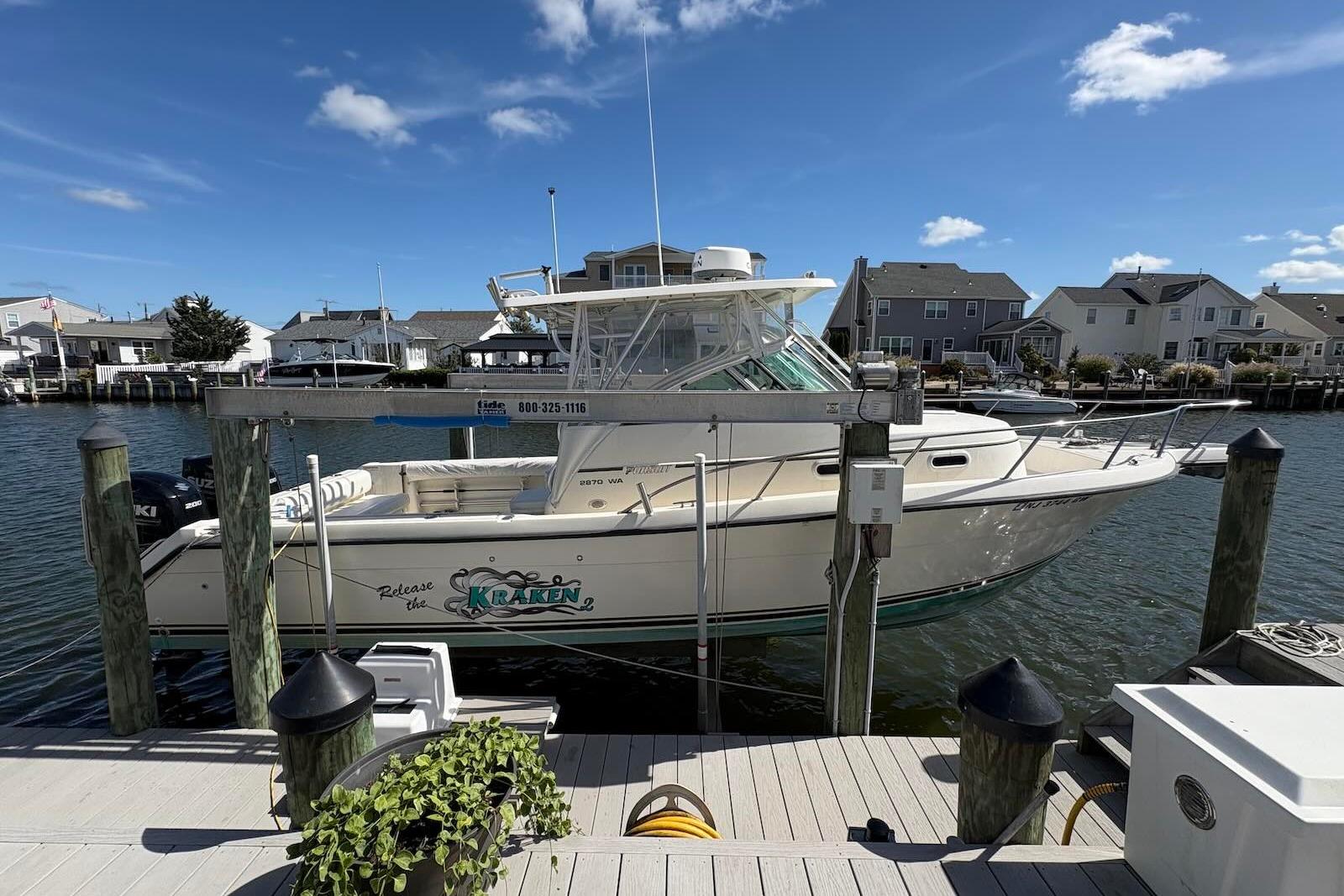 2001 Pursuit 2870 Walkaround